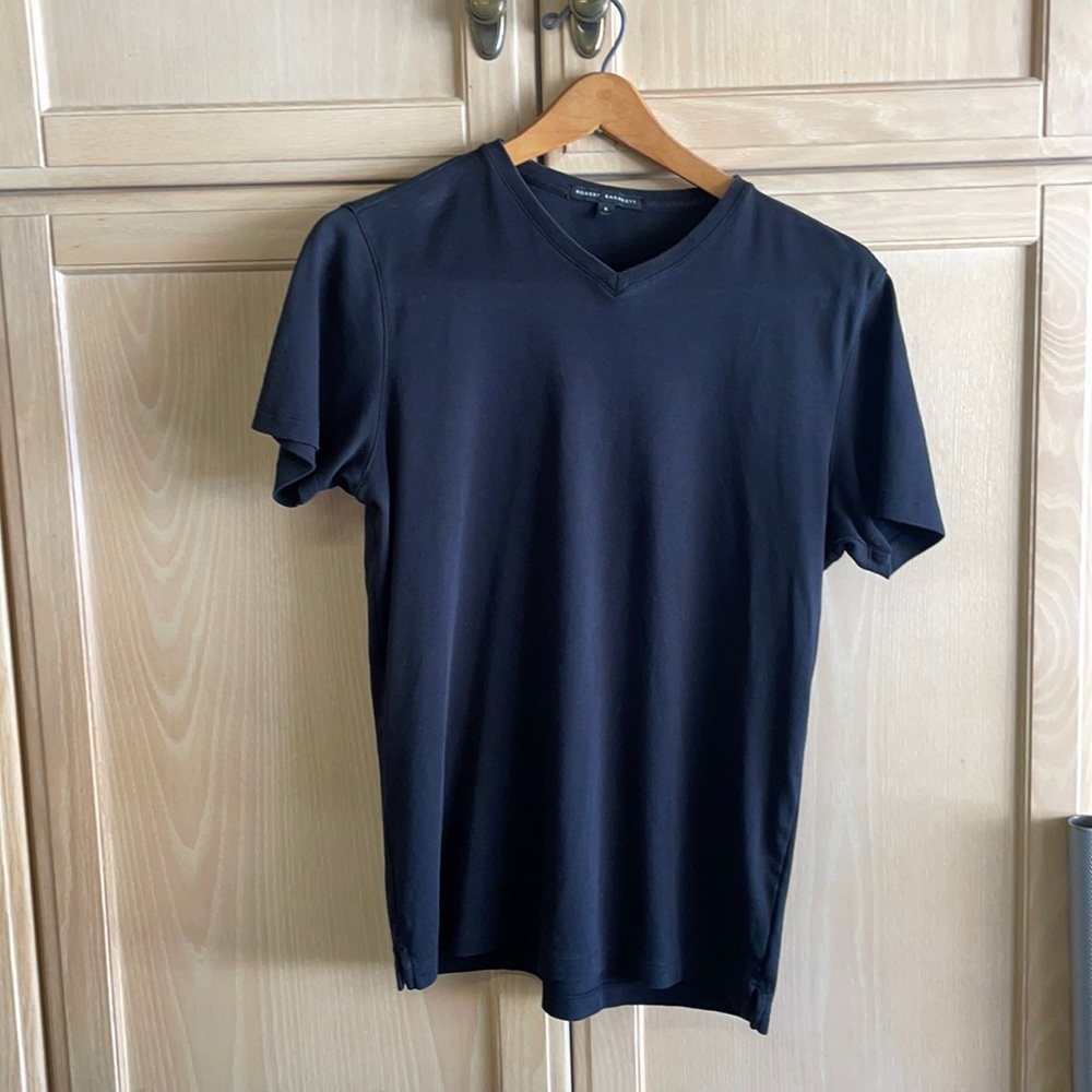4 Robert barakett v neck t-shirts